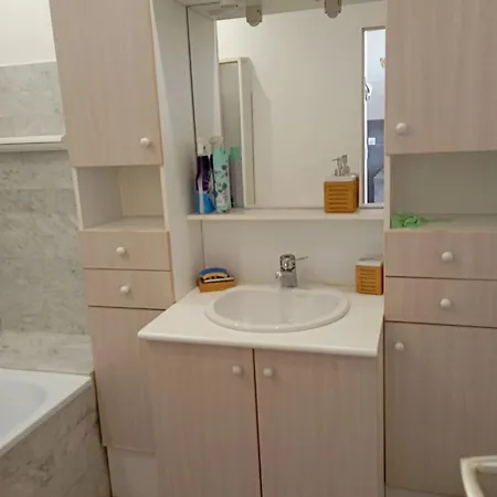 Agreable A 28 M² Avec Piscine